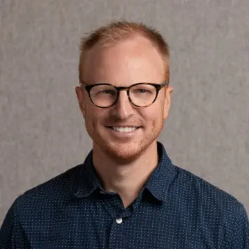 Headshot of Dustin Furseth